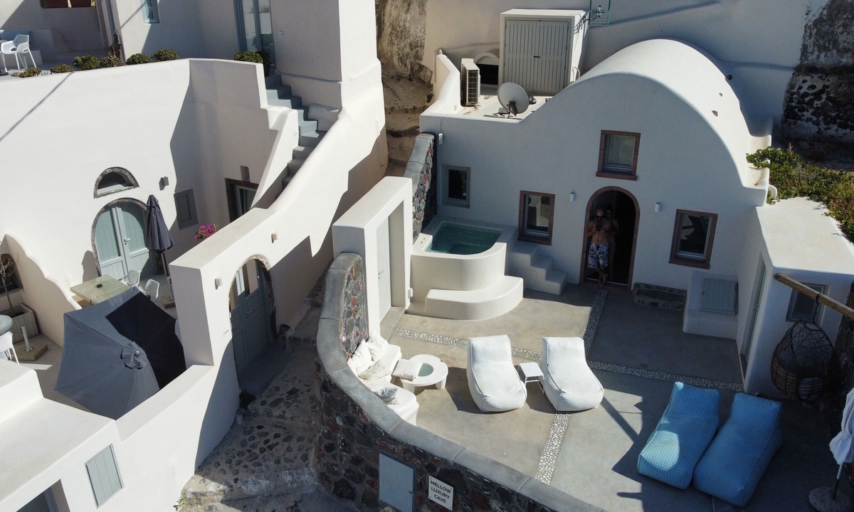 Finikia Hotel | Mellow Luxury Cave