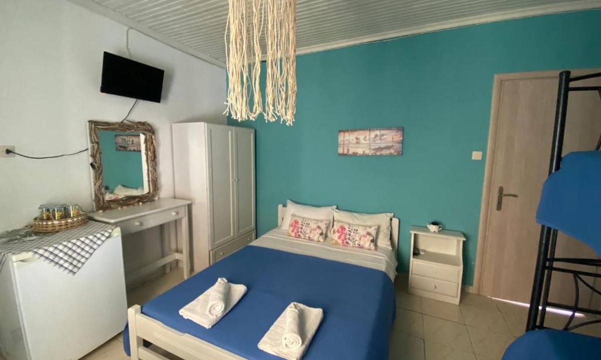 Patitiri Apartment | Alonnisos Beachfront Nest - Cozy Summer Gem