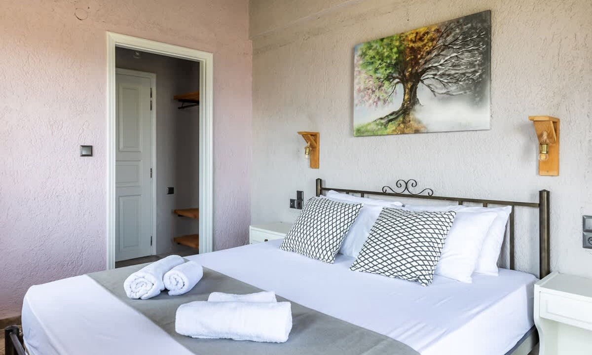 Stafylos Apartment | Persephone Seaview Room - Ariadne Skopelos Getaway