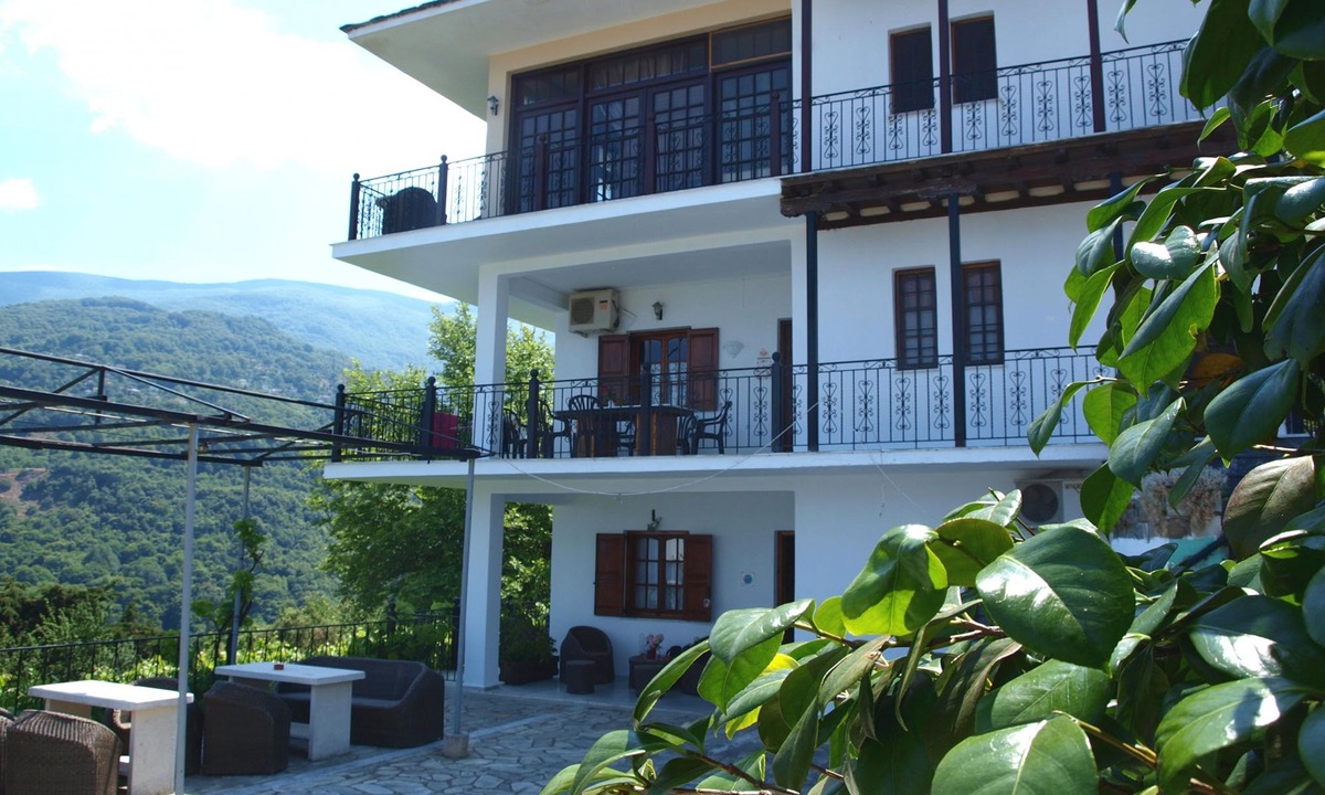 Agios Dimitrios Apartment | Paradeisos Flatlet With Garden View