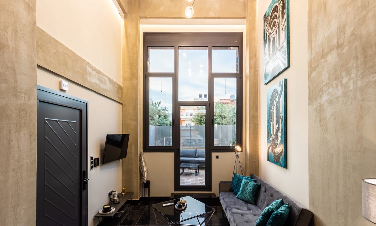 Anatolikos Sinikismos Apartment | Ventiri Lofts - Luxury Duplex w Private Garden
