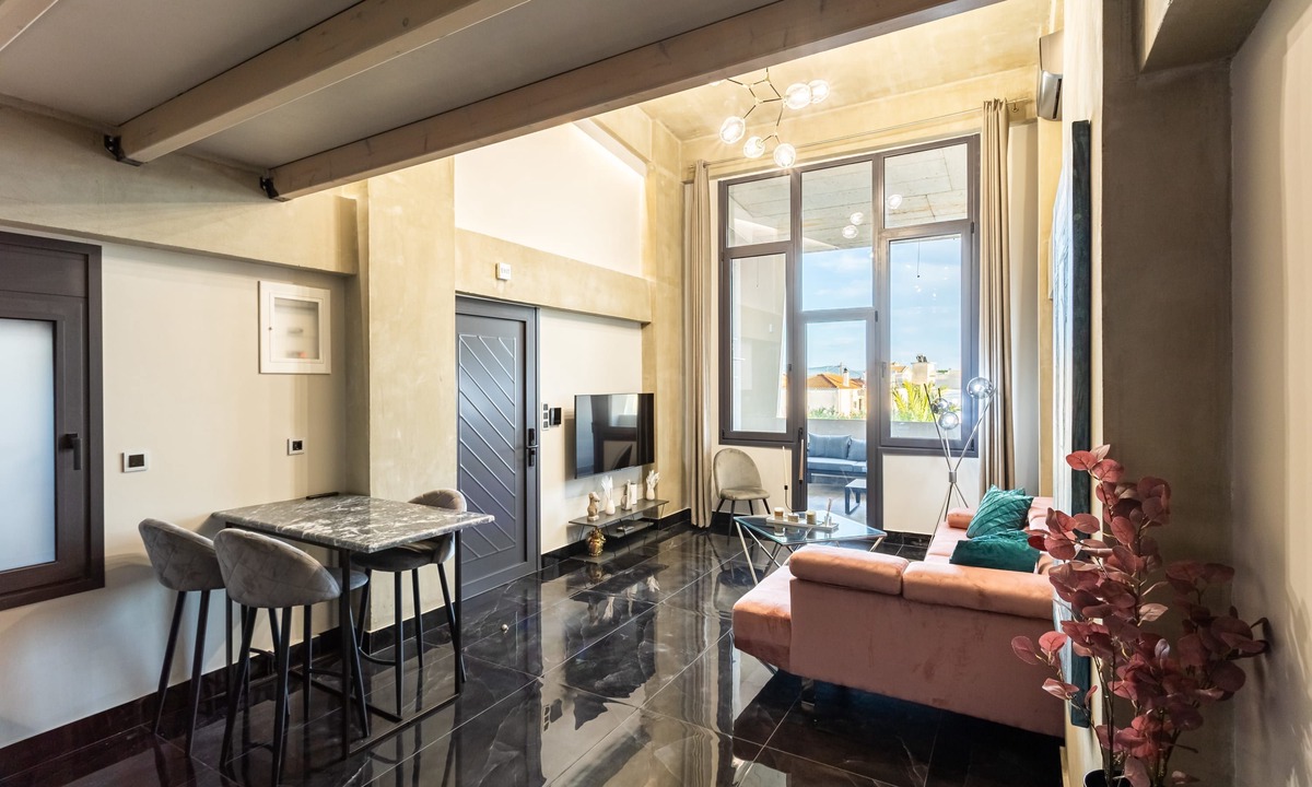 Anatolikos Sinikismos Apartment | Ventiri Lofts - Luxury Penthouse w Home Cinema