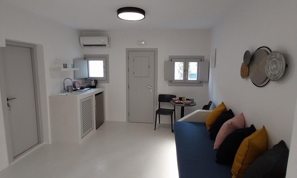 Perissa Hotel | East Wind Perissa