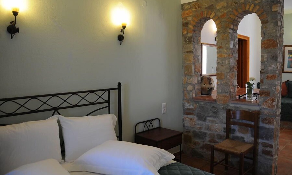 Troulos House | Skiathos Island Suites