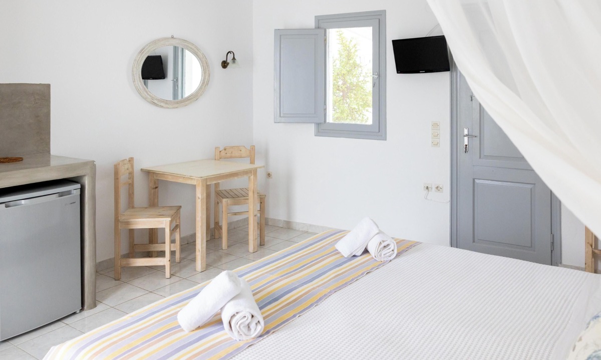 Finikia Hotel | Hotiday Santorini Sea View