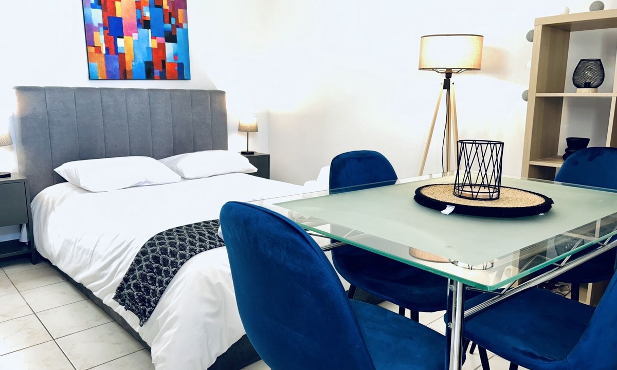 Peiraiki Apartment | Ella Suite Piraeus Stylish St, Balcony & Sea View