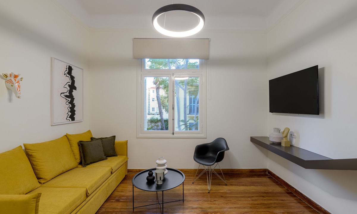 Plaka Apartment | An Outstanding 3 bdrm Apartment in the Heart of Athens