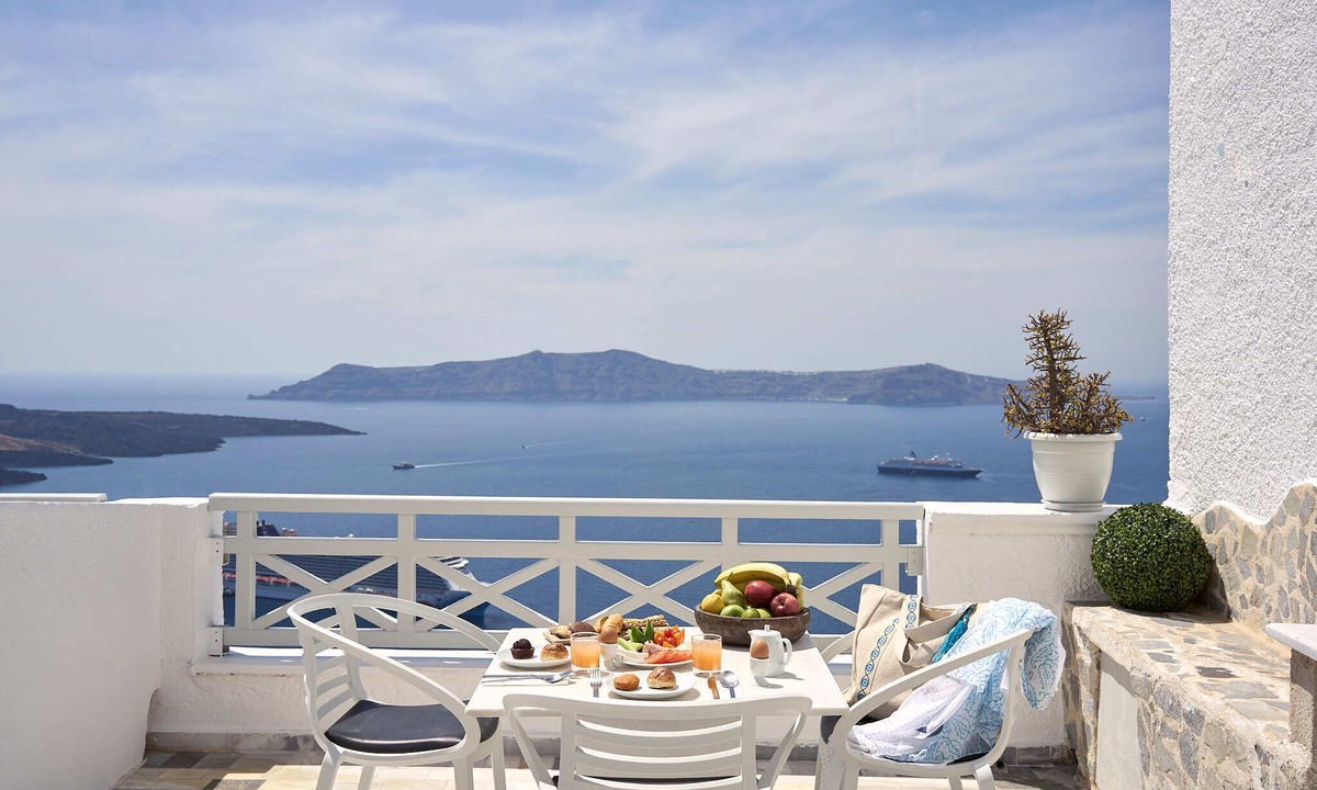 Fira Apartment | Amphitheater Cave Houses