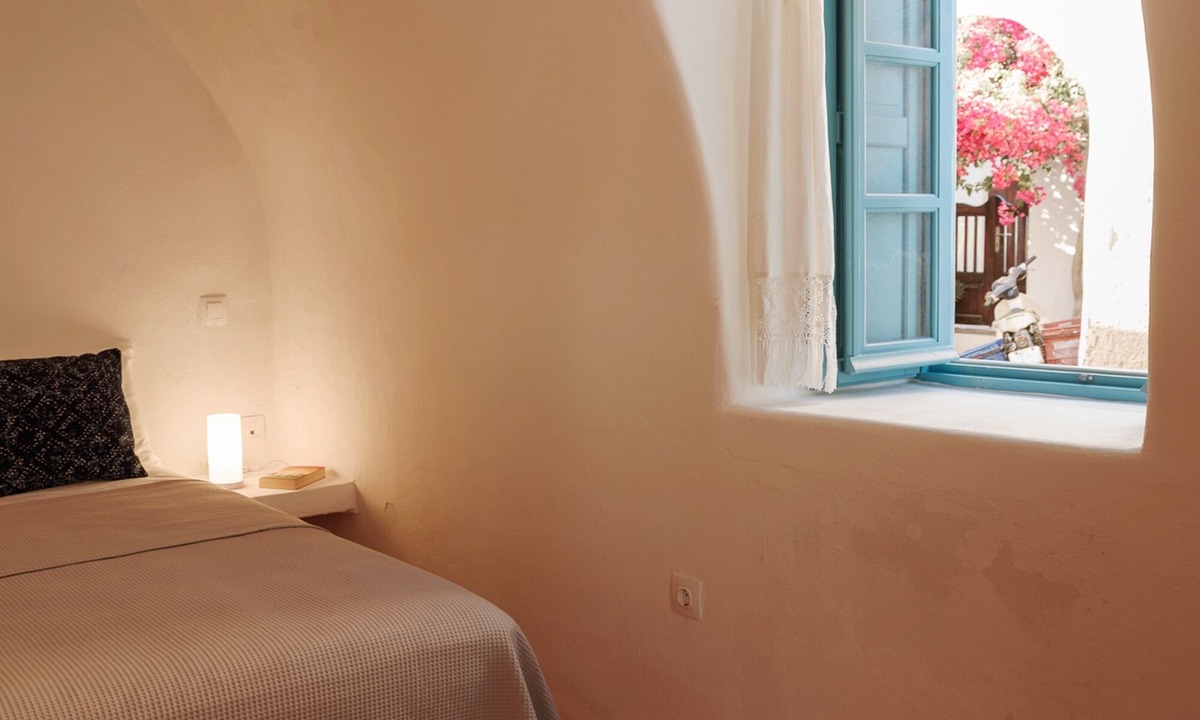 Episkopi Gonias House | Santorinio Yellow House