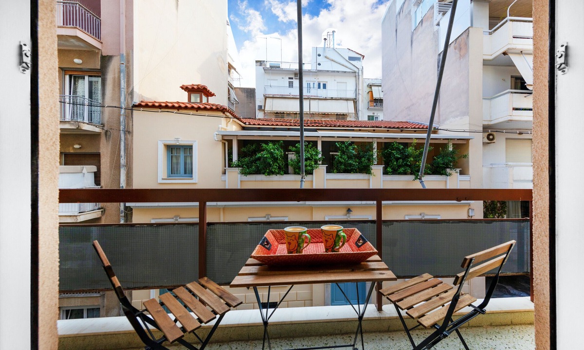 Koukaki Apartment | Ag. Nikolaou 4 · Spacious 3 Bedroom apt near Acrop