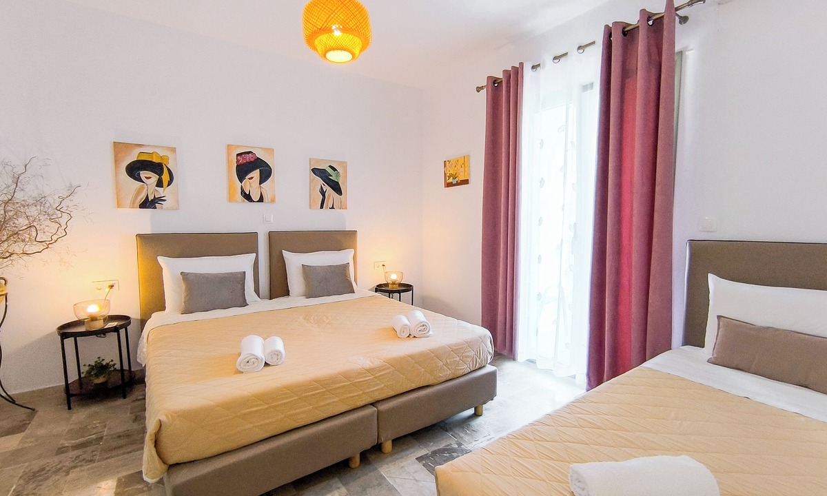 Koukounaries Apartment | 3 Goddesses