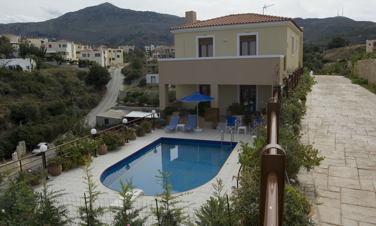 Roussospiti Villa | Aloni Villa. Holiday villa with private pool FAMILY FRIENDLY