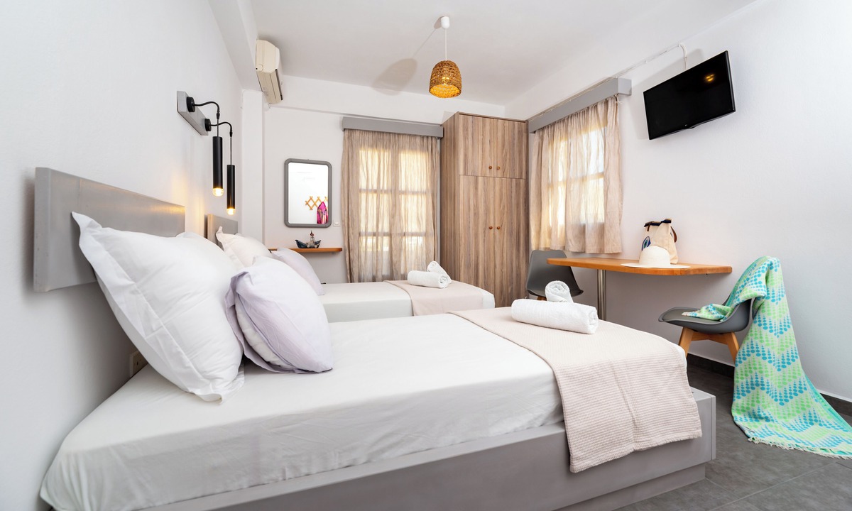 Perivolos Apartment | Marina's studios
