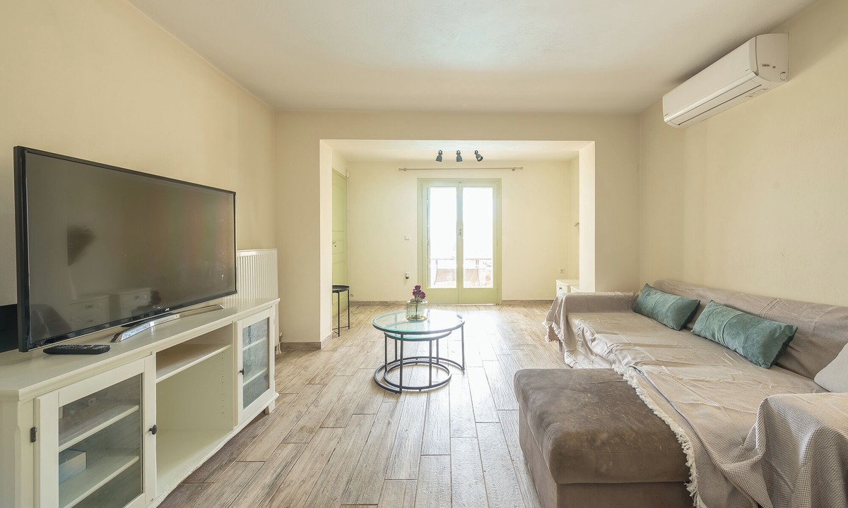 Spata-Artemida Apartment | FAMILY APARTMENT WITH PRIVATE SWIMING POOL IN VRAVRONA