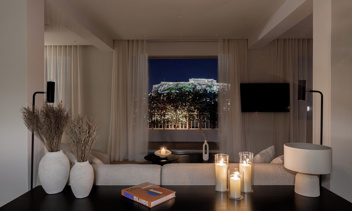 Monastiraki Apartment | Acropolis Penthouse Plunge Pool