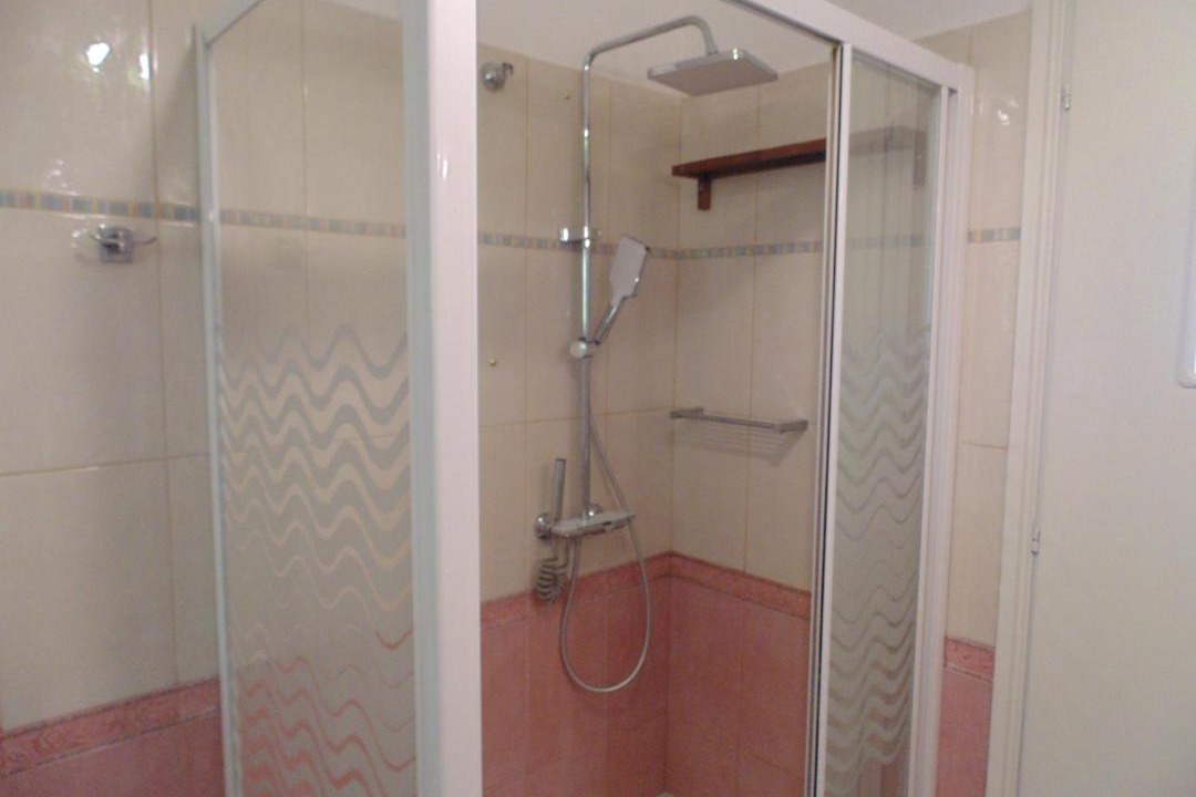 Patitiri Apartment | White House