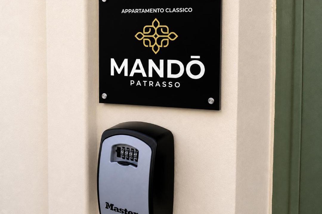 Zavlani Apartment | MANDO PATRASSO - Clasical apartment in the center of Patras with free parking
