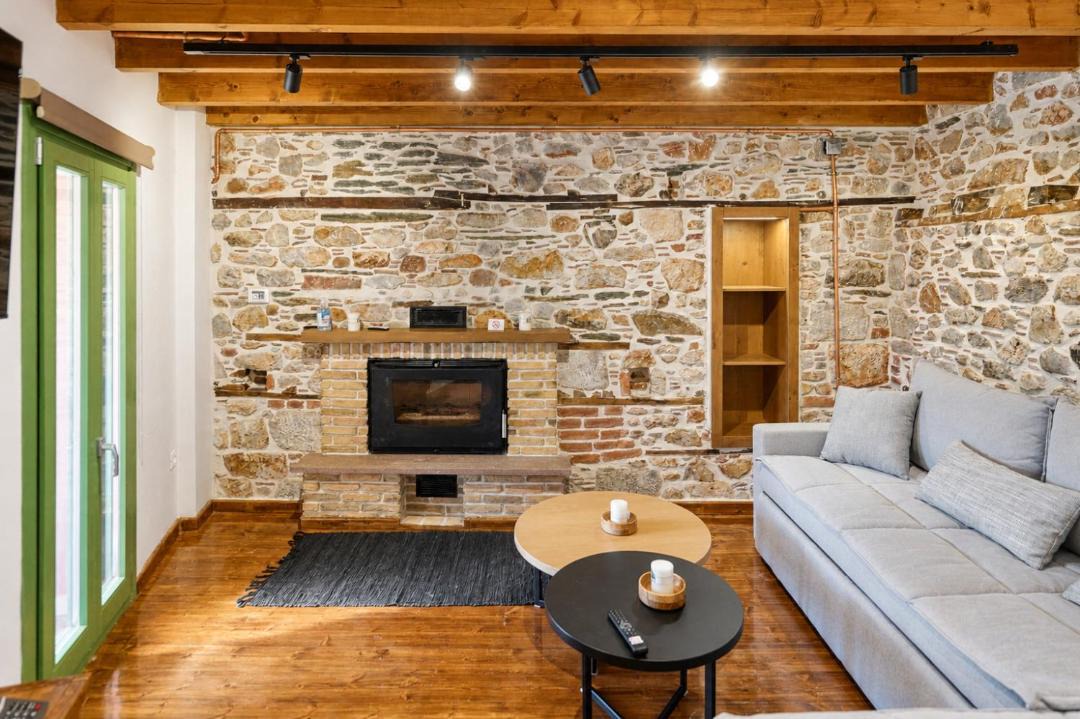 Agiasos Ski Chalet | Casa Di Nonno-Jacuzzi Mountain View Stay in Lesvos