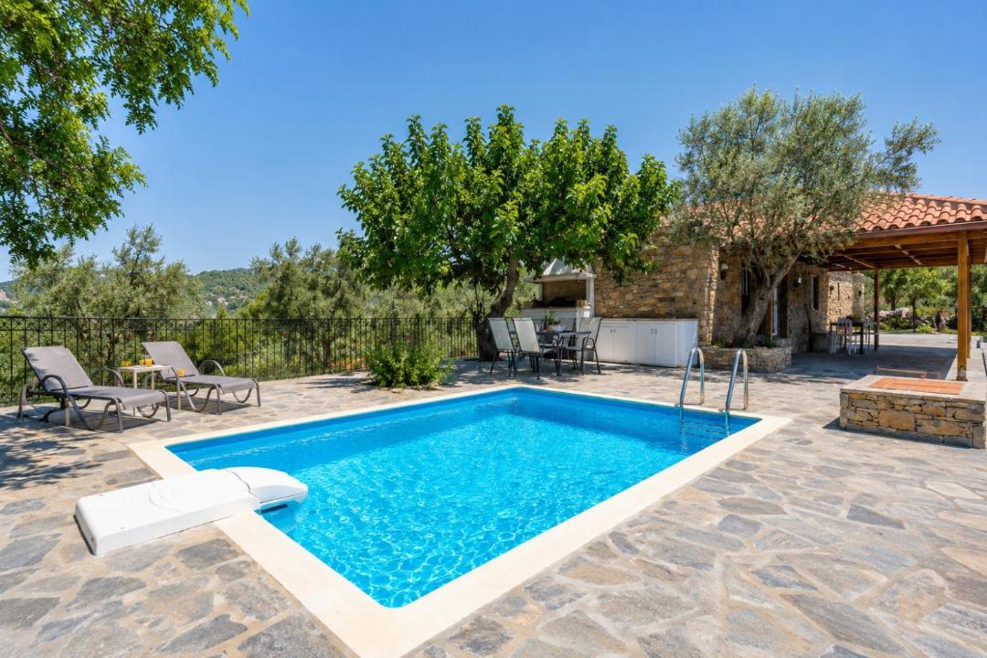 Skopelos Villa | Oak Tree Cottage
