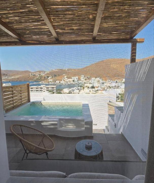 Merichas Apartment | Viewport Suites Kythnos με ιδιωτικα πισινακια-τζακουζι
