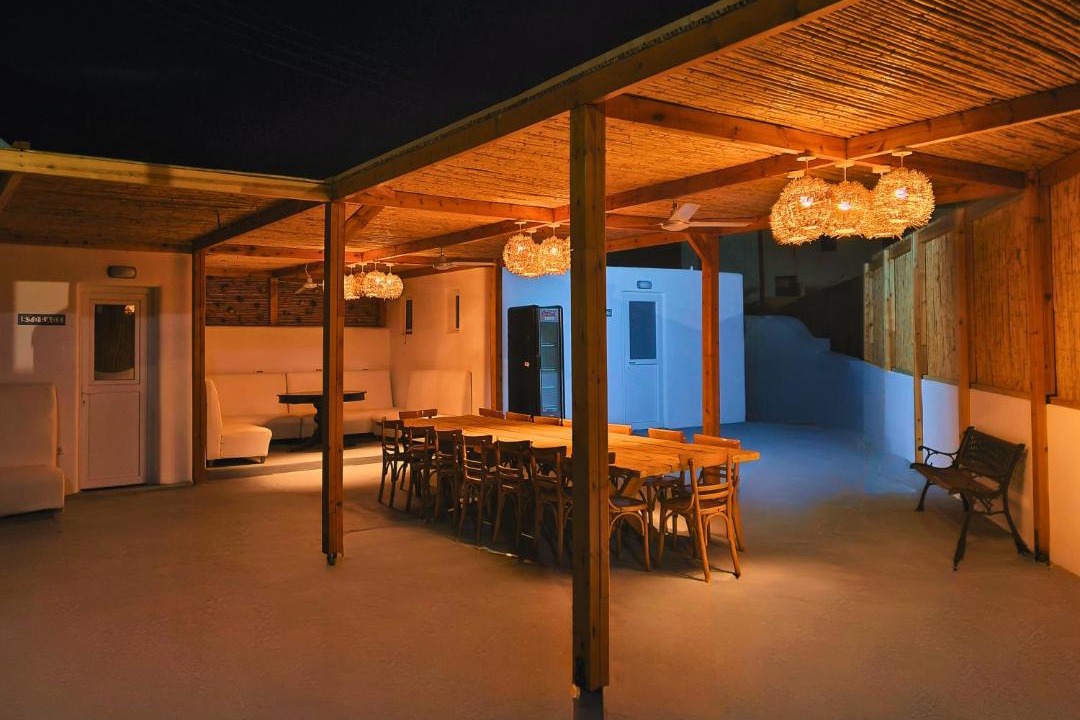Perissa Hostel | ViVa! Santorini
