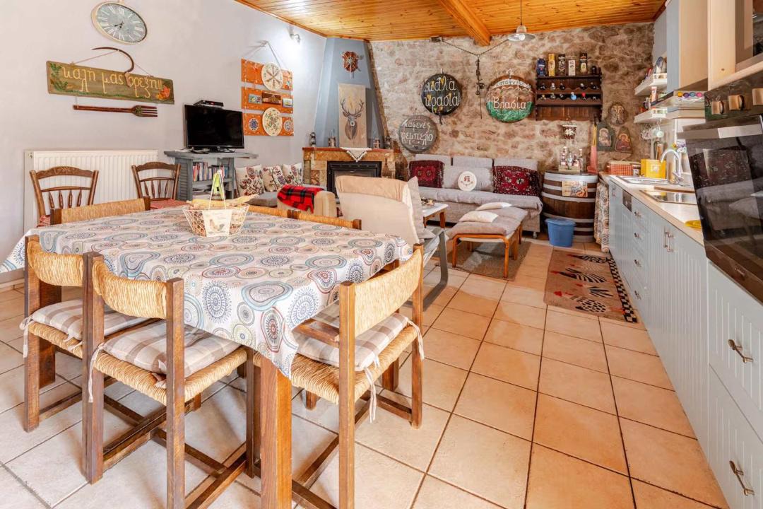 Ano Vlasia House | Kalavrita Winter Retreat - Homely Spacious Chalet