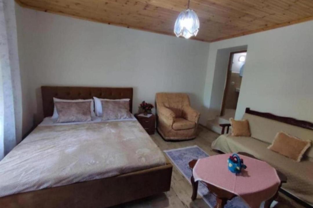 Lazarat House | GUEST HOUSE FELAU,Leusë