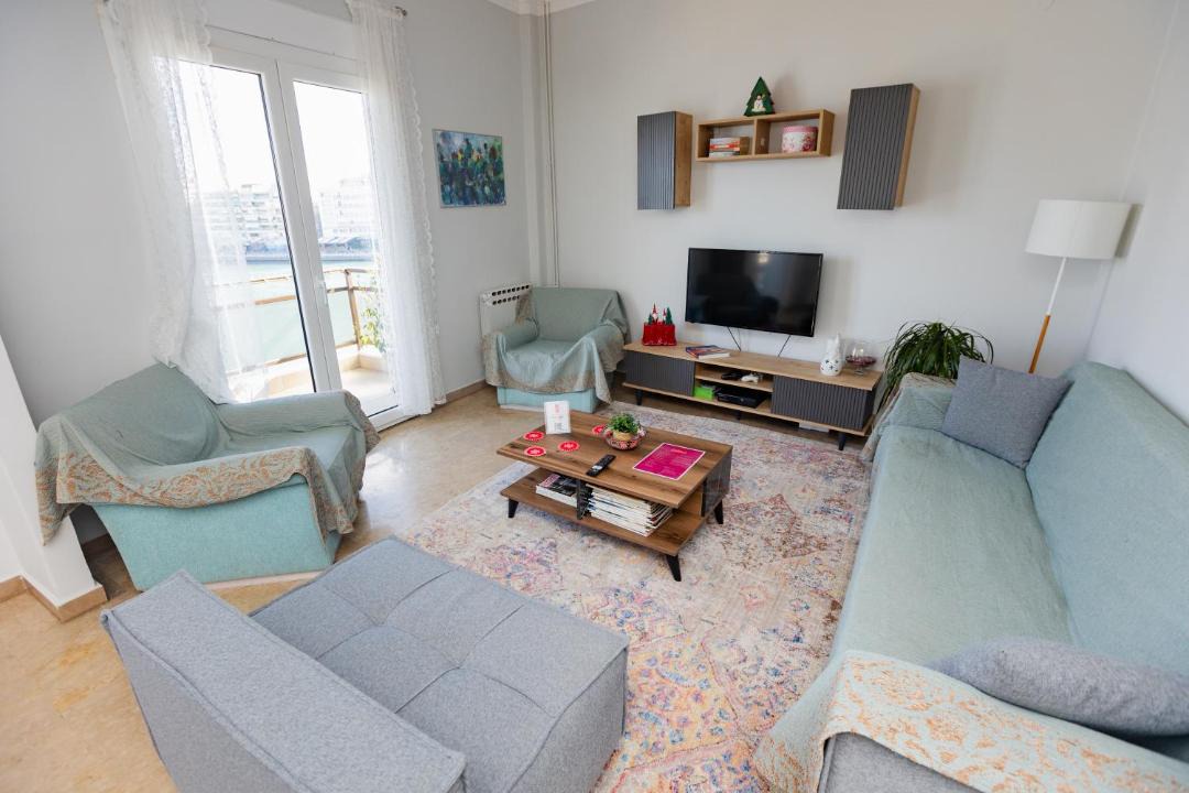 Khalkis Apartment | Debbie's διαμέρισμα δίπλα στο νερό !