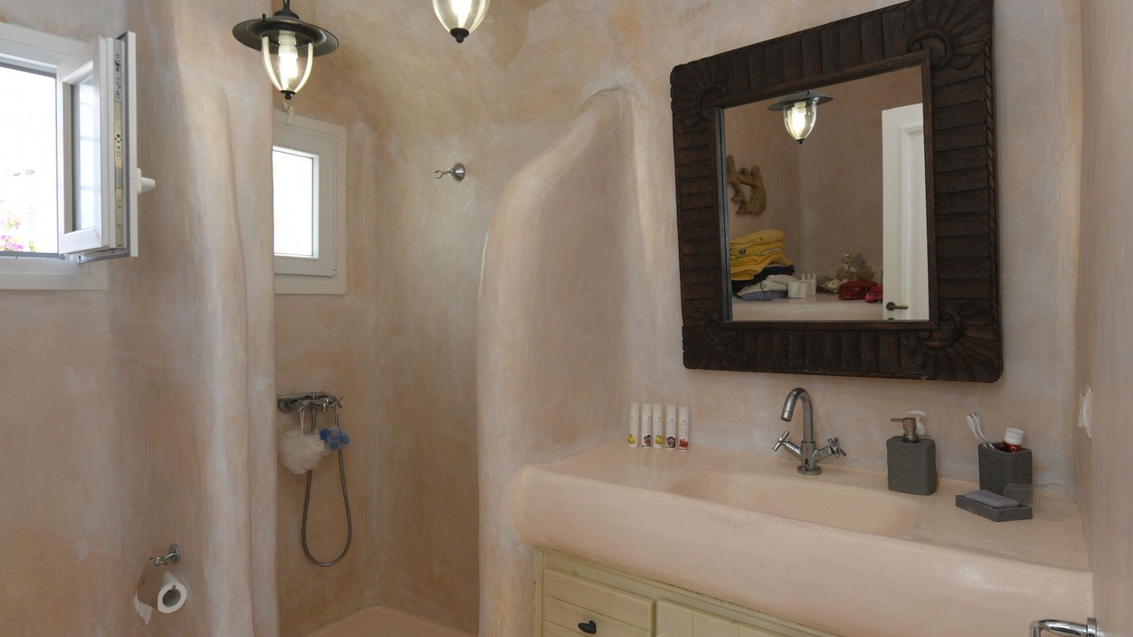 Photo of Bathroom in Plintri