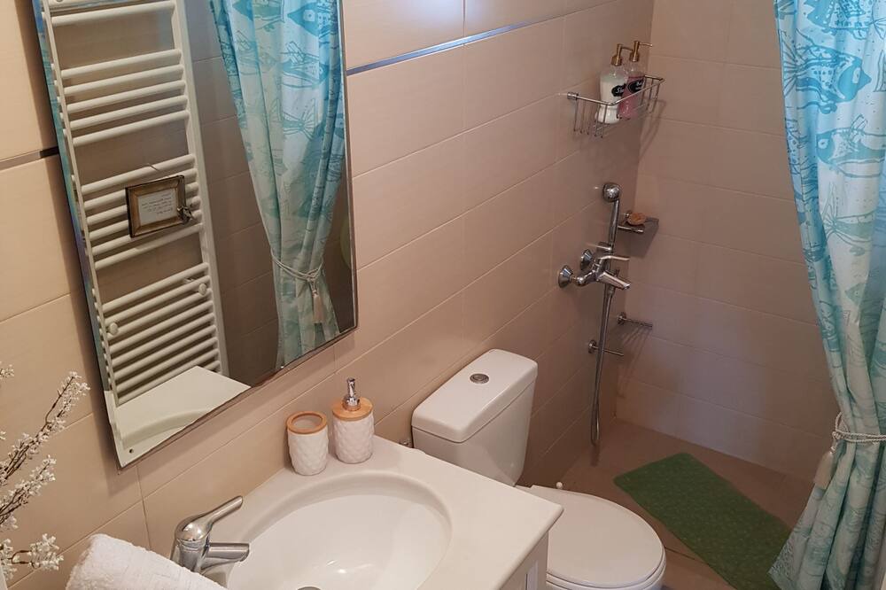 Photo of Bathroom in Vatera