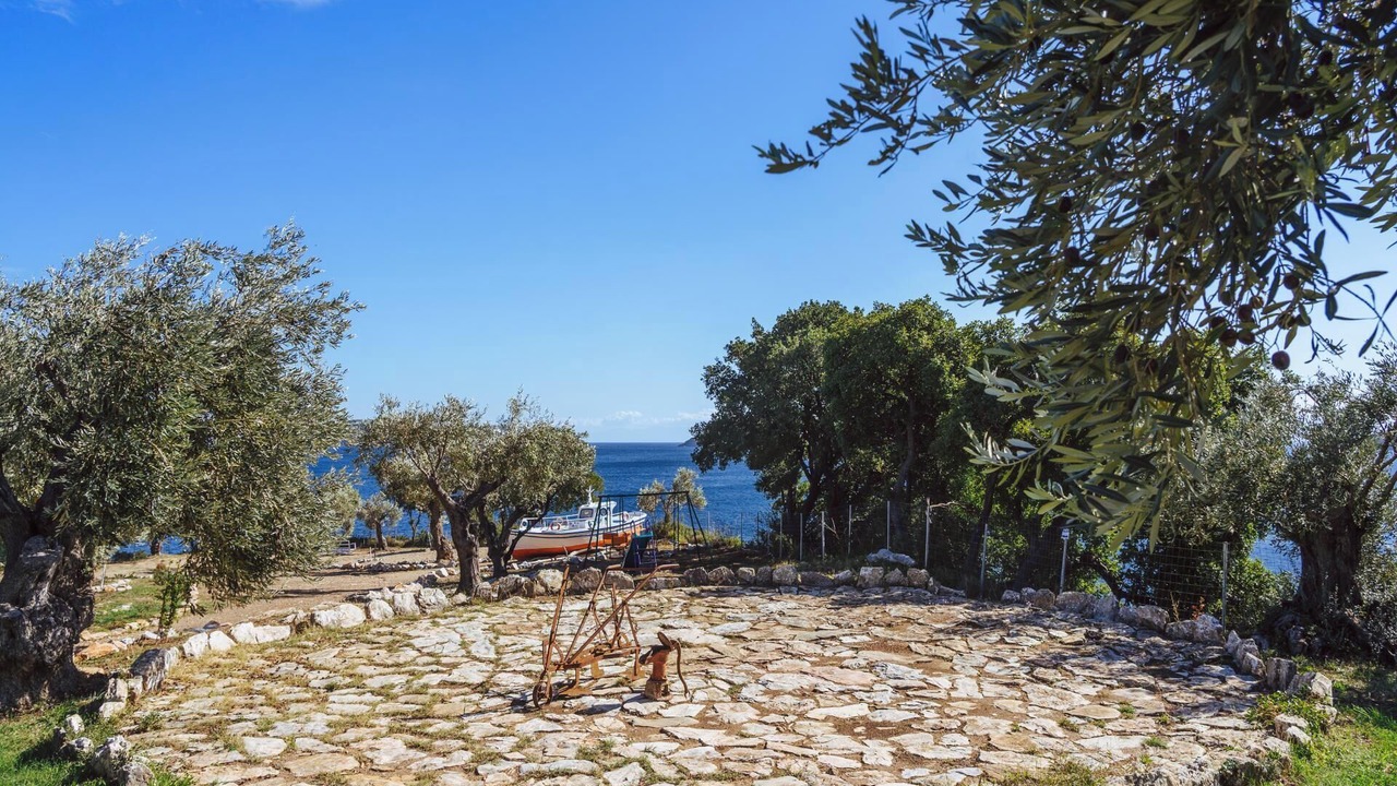 Photo of Outdoor in Katsarou