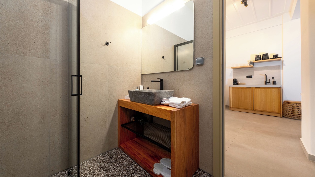 Photo of Bathroom in Katapola