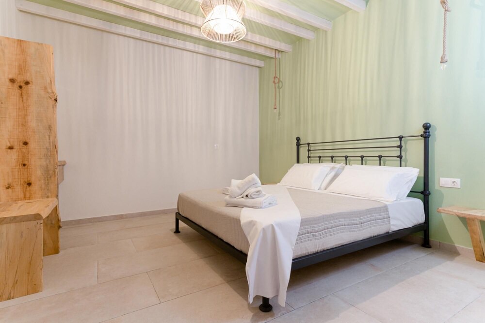 Photo of Bedroom in Glossa