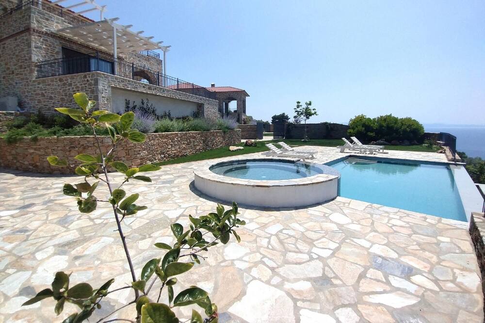 Photo of Outdoor in Glossa