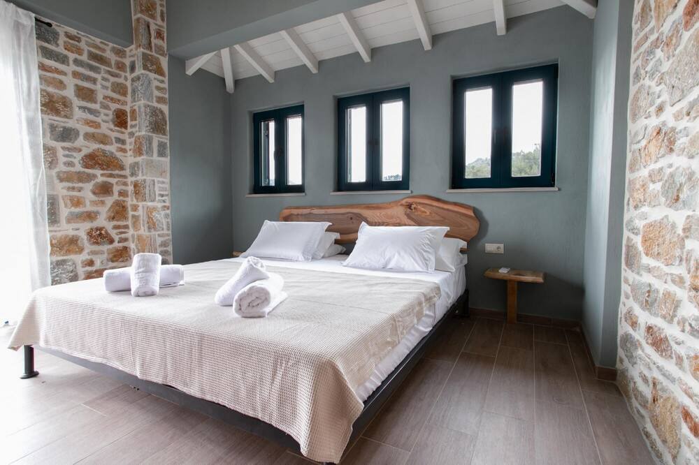 Photo of Bedroom in Glossa