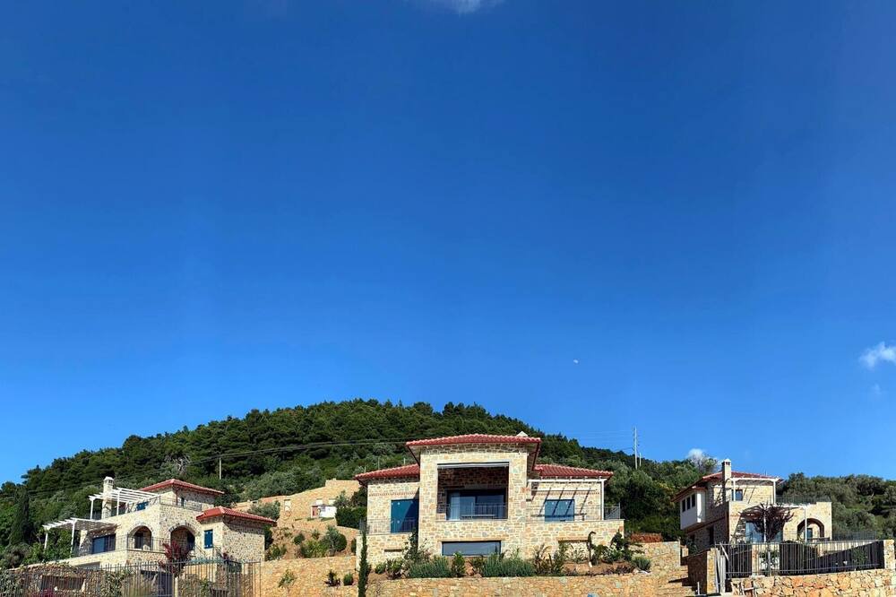 Photo of Outdoor in Glossa
