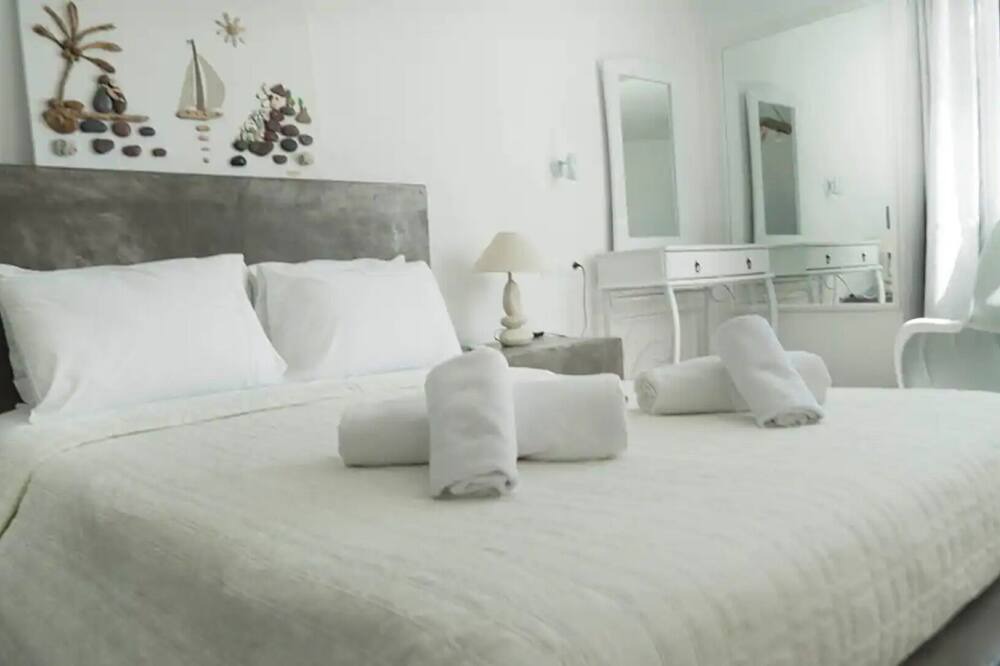 Photo of Bedroom in Perissa