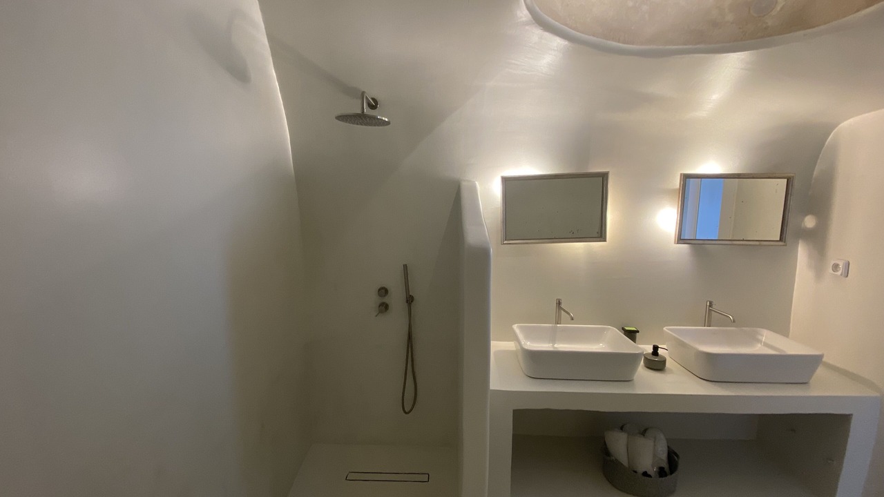 Photo of Bathroom in Imerovigli
