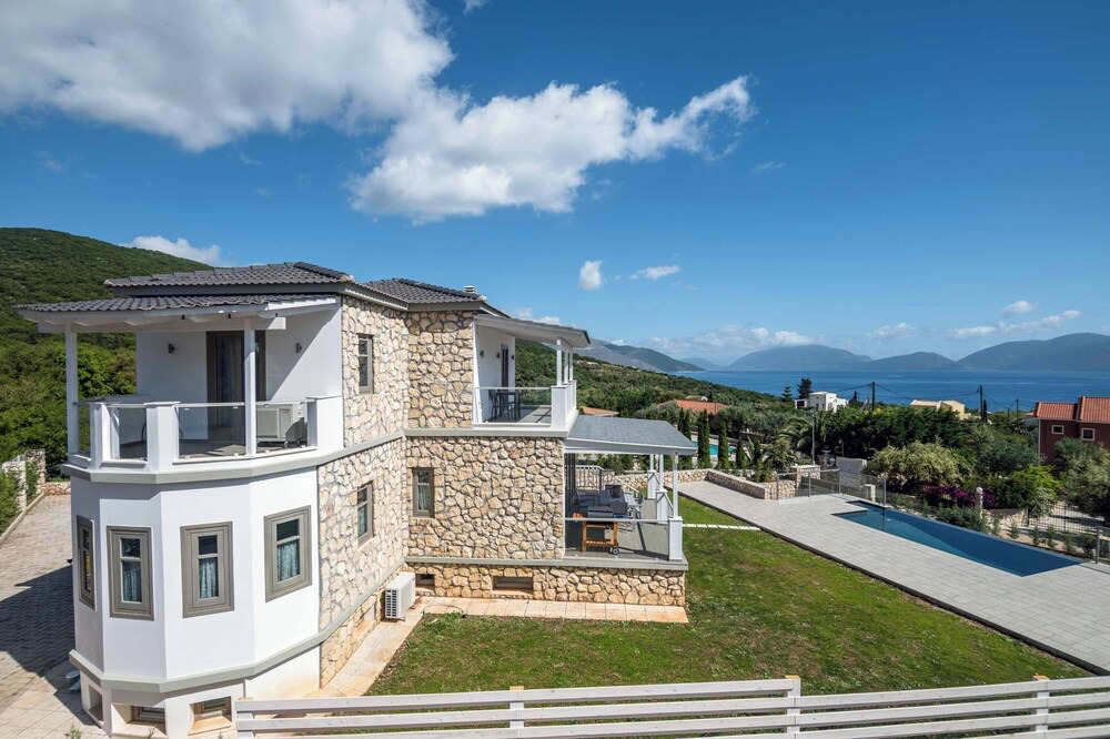 Photo of Outdoor in Karavomylos