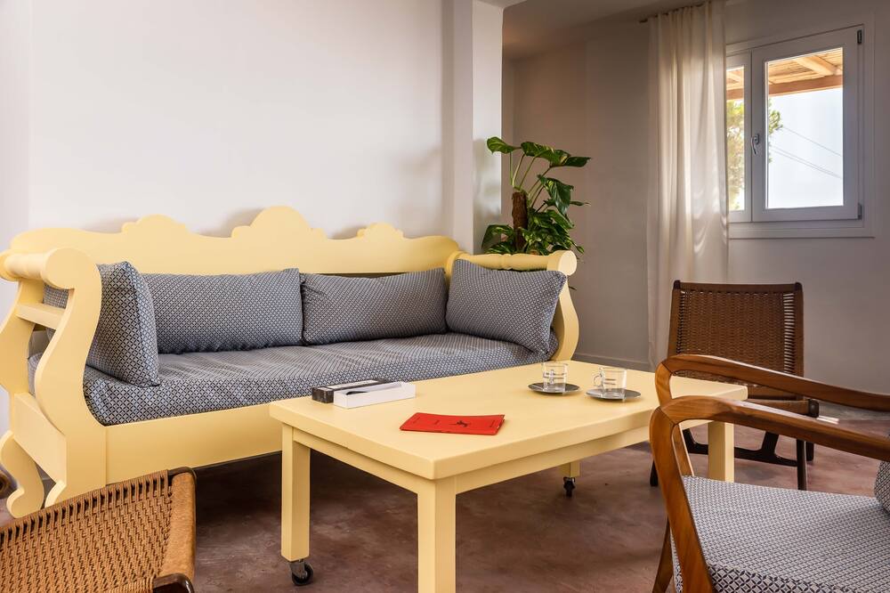 Photo of Livingroom in Milos