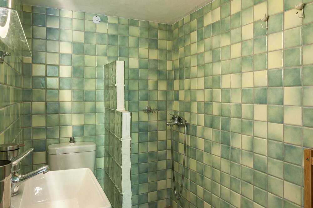Photo of Bathroom in Glossa