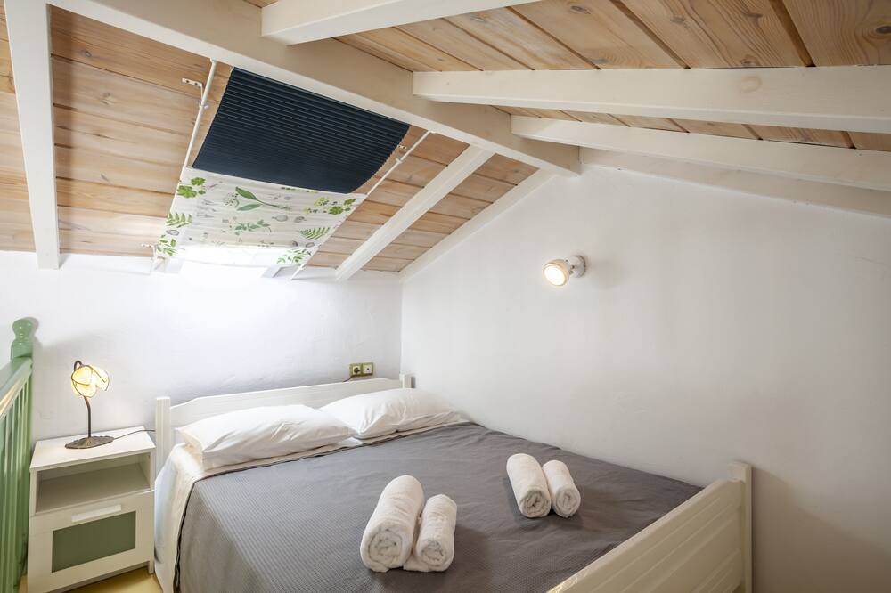 Photo of Bedroom in Glossa