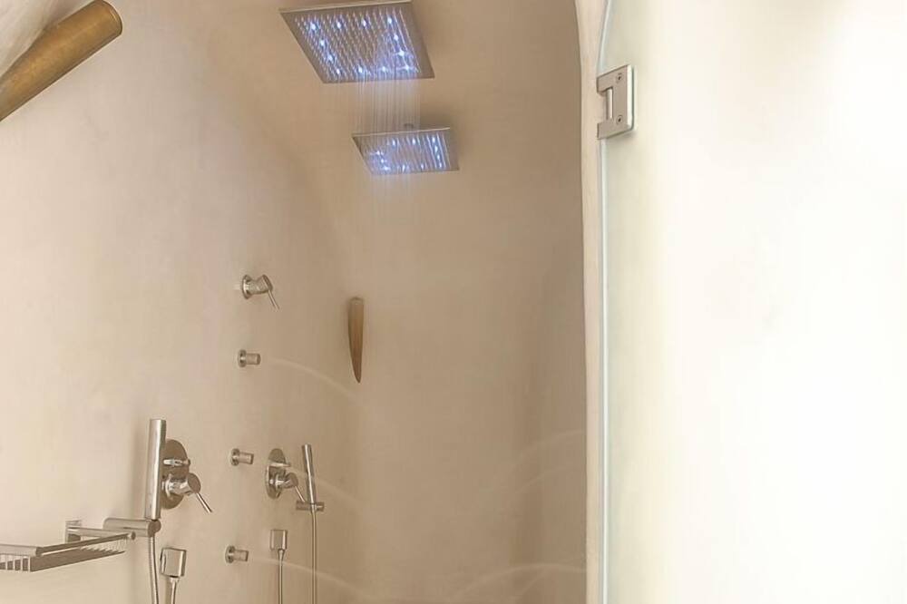 Photo of Bathroom in Firostefani