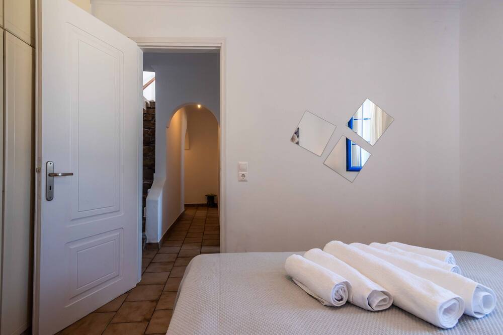 Photo of Bedroom in Milos