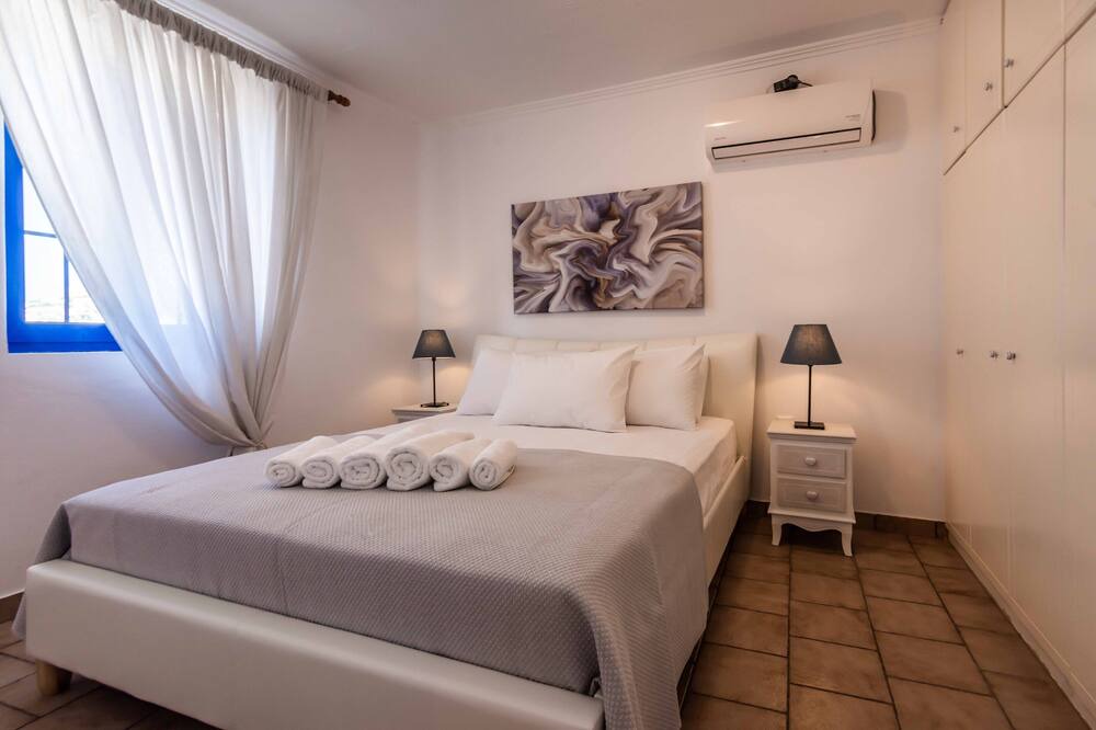 Photo of Bedroom in Milos
