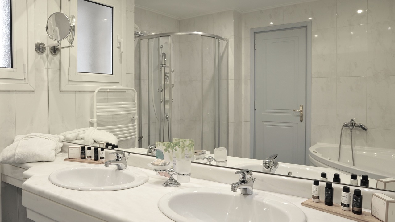 Photo of Bathroom in Neos Kosmos