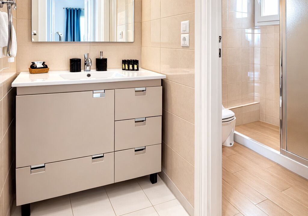 Photo of Bathroom in Tourlos