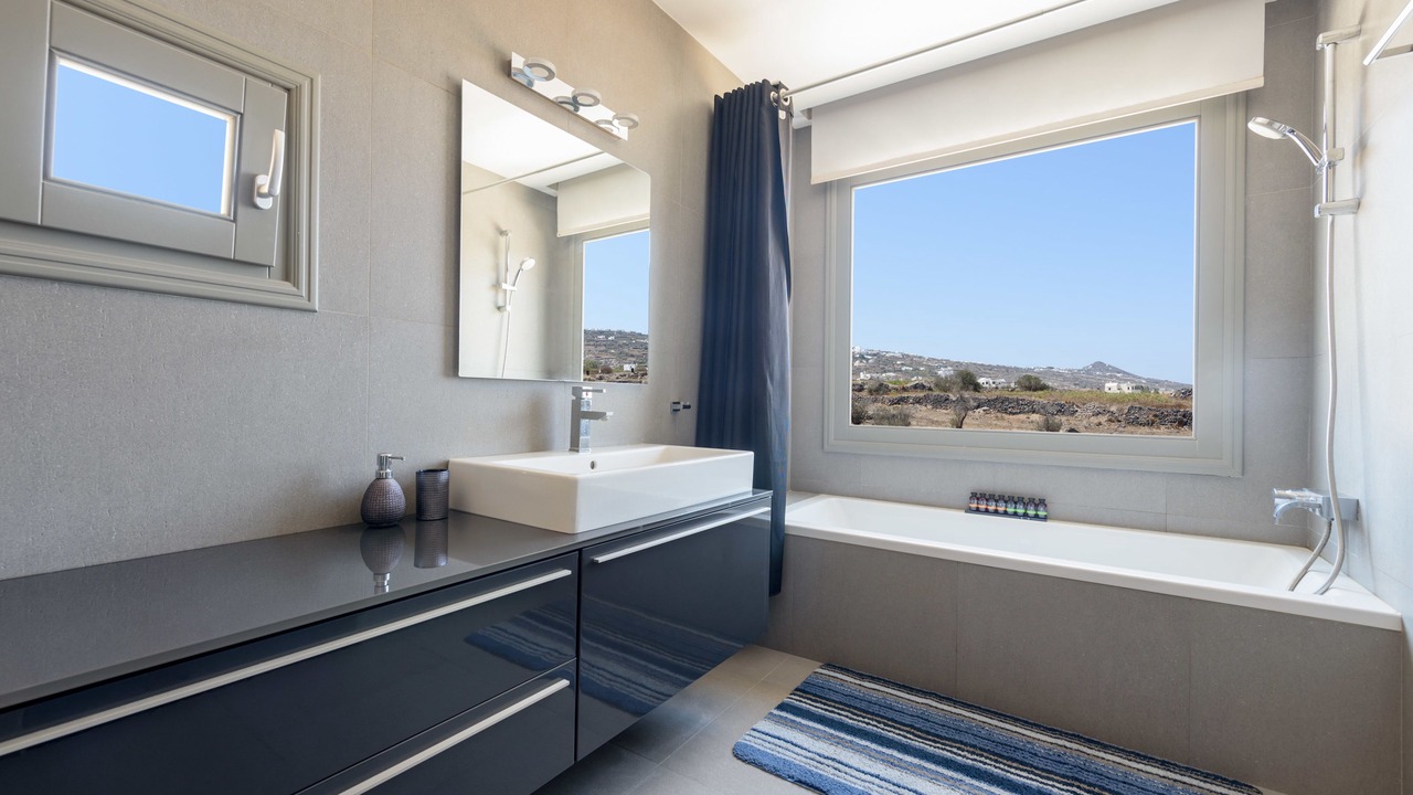 Photo of Bathroom in Fira