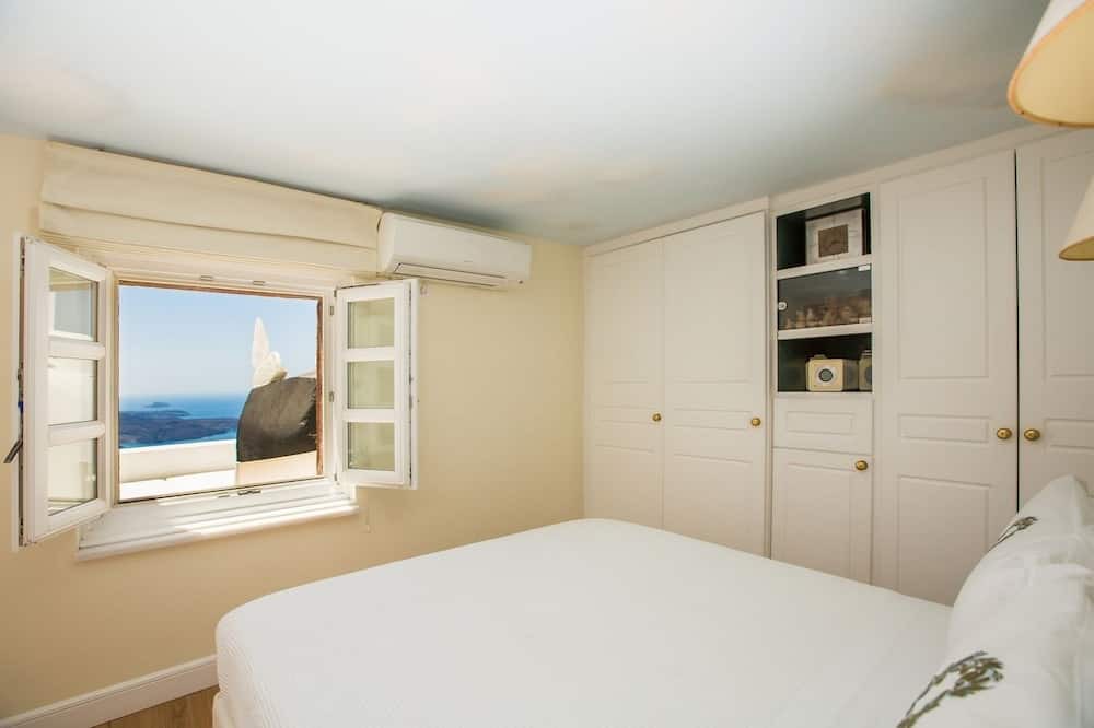 Photo of Bedroom in Firostefani