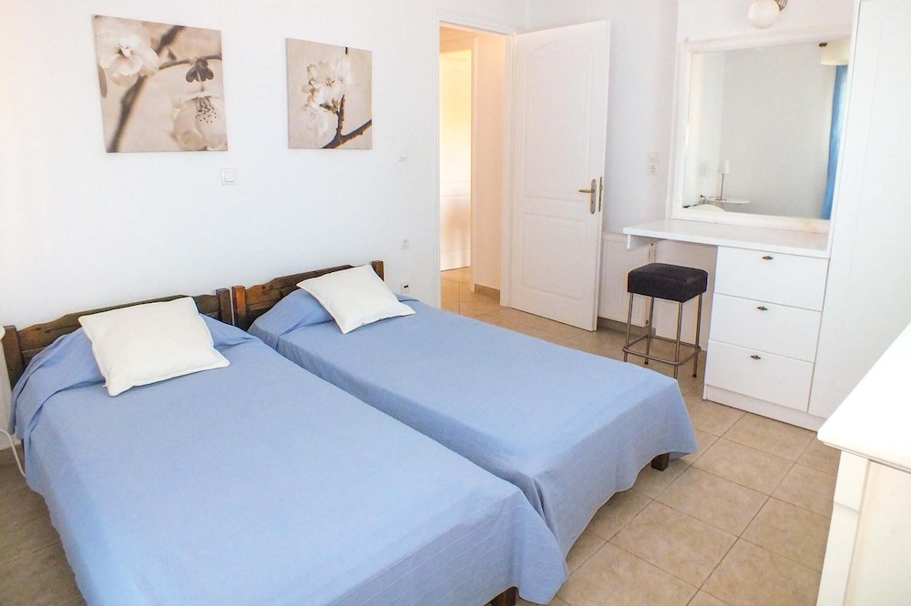 Photo of Bedroom in Neromilos